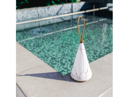 Lampa Cala: Marynistyczny Design, Regulacja Oświetlenia, 143 godzin autonomii