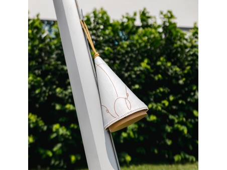 Lampa Cala: Marynistyczny Design, Regulacja Oświetlenia, 143 godzin autonomii