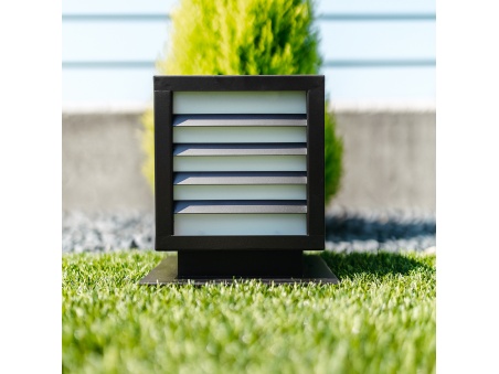 Solar QUB: Lampa Sześcienna - Odkryj Nowe Reflektory Podłogowe