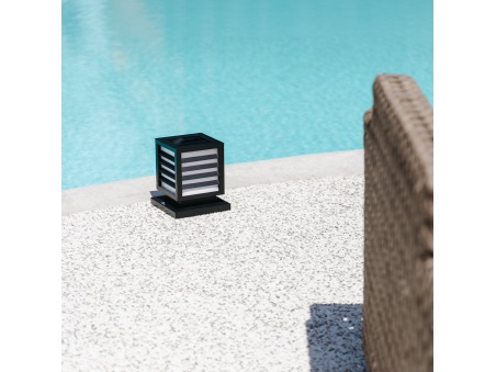 Solar QUB: Lampa Sześcienna - Odkryj Nowe Reflektory Podłogowe