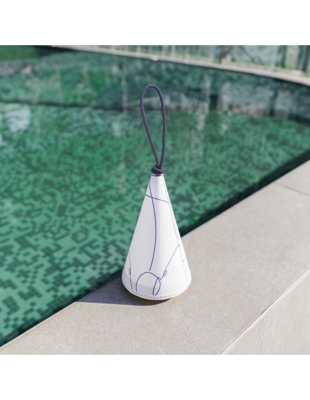 Lampa Cala: Marynistyczny Design, Regulacja Oświetlenia, 143 godzin autonomii