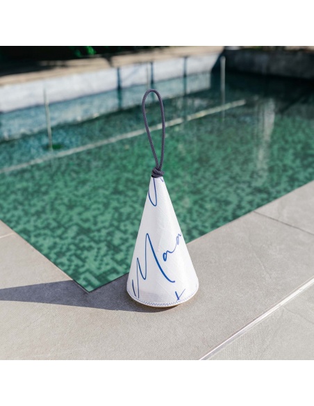 Lampa Cala: Marynistyczny Design, Regulacja Oświetlenia, 143 godzin autonomii