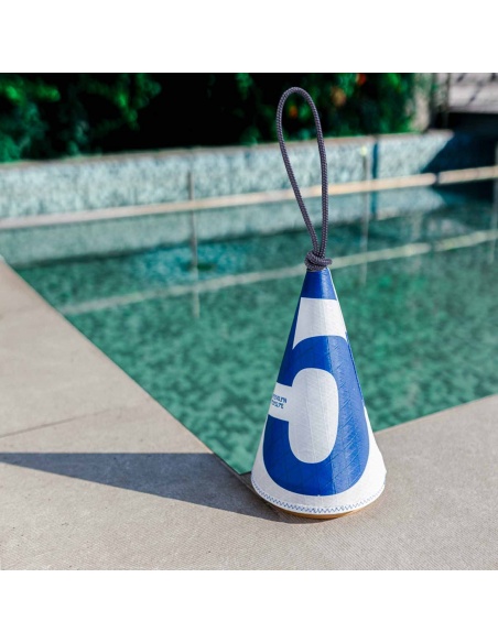 Lampa Cala: Marynistyczny Design, Regulacja Oświetlenia, 143 godzin autonomii