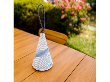 Lampa Cala: Marynistyczny Design, Regulacja Oświetlenia, 143 godzin autonomii