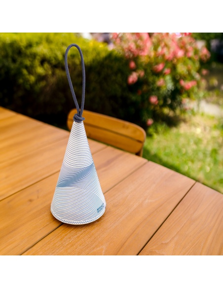 Lampa Cala: Marynistyczny Design, Regulacja Oświetlenia, 143 godzin autonomii