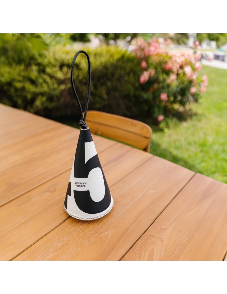 Lampa Cala: Marynistyczny Design, Regulacja Oświetlenia, 143 godzin autonomii