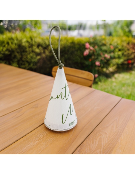 Lampa Cala: Marynistyczny Design, Regulacja Oświetlenia, 143 godzin autonomii