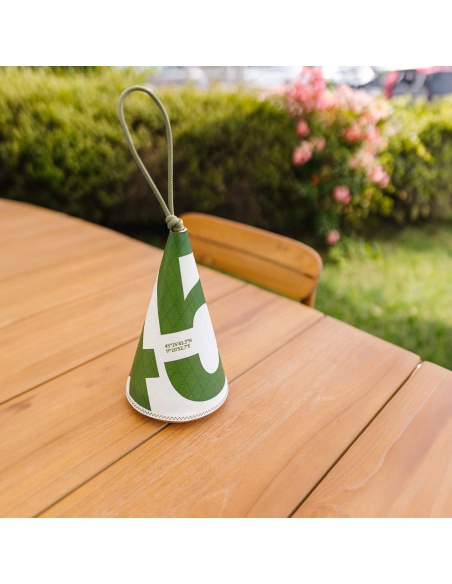 Lampa Cala: Marynistyczny Design, Regulacja Oświetlenia, 143 godzin autonomii