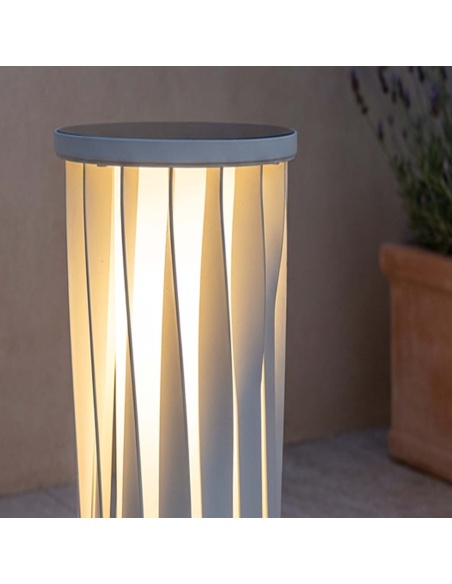 Helira: Lampa Solarna Design do Ogrodu