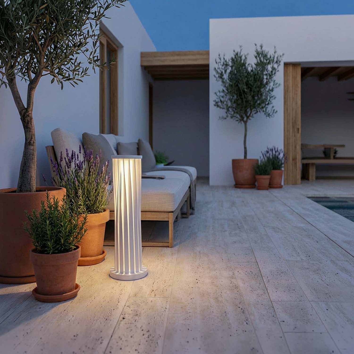 Helira: Lampa Solarna Design do Ogrodu