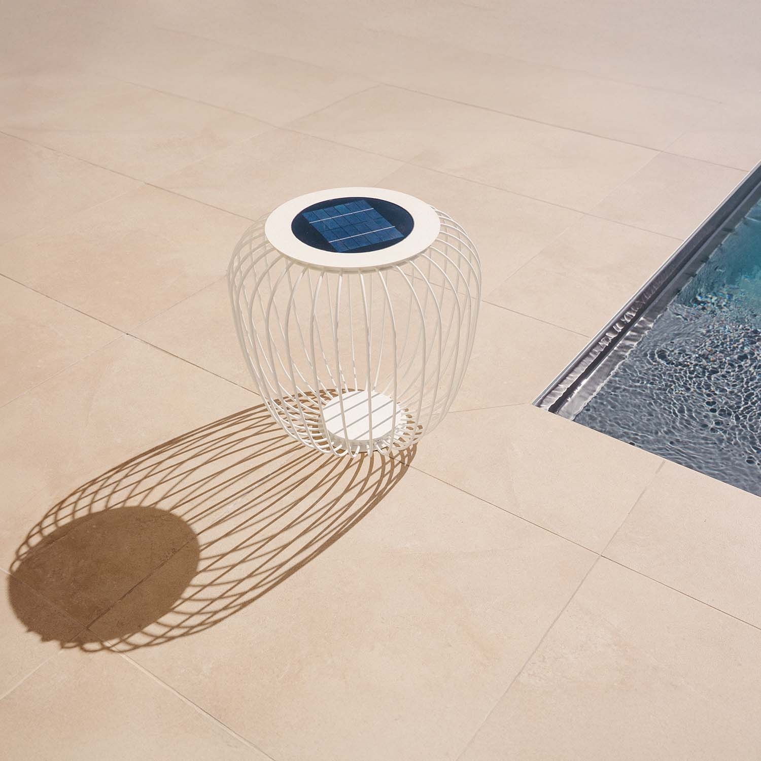 Spheria: Kule Ogrodowe Solarne i Lampa Solarna z Pilotem