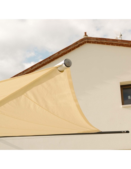 Elicro: pierwszy żaglowy parasol solarny z napędem