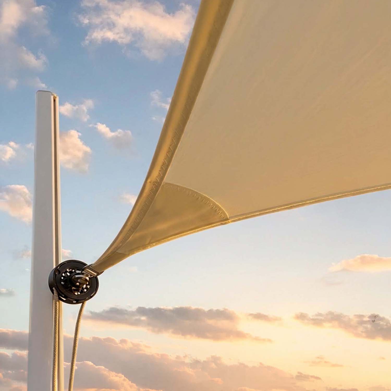 Działa z każdym żaglem