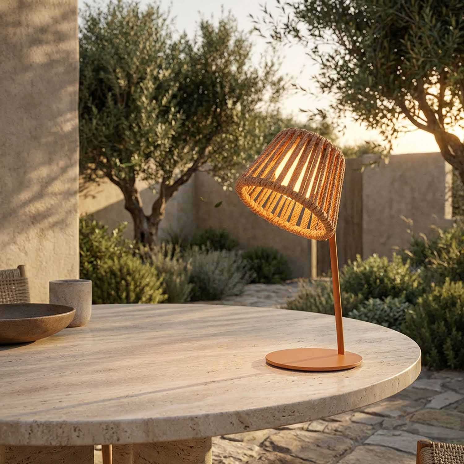 Do 8 godzin światła